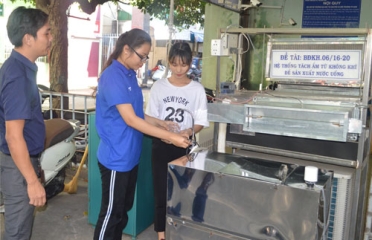 NGƯỜI VIỆT TẠO HỆ THỐNG HÚT ẨM TỪ KHÔNG KHÍ THÀNH NƯỚC UỐNG