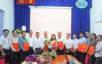 Lễ trao quyết định công nhận Ban Chấp hành, Ban Thường vụ Đảng bộ cơ sở, Ủy ban kiểm tra Đảng ủy cơ sở Trường Đại học Tài nguyên và Môi trường TP.HCM Nhiệm kỳ 2020-2025