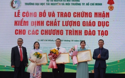 Lễ công bố Quyết định và trao Giấy chứng nhận Kiểm định chất lượng 03 Chương trình đào tạo của Trường Đại học Tài nguyên và Môi trường Thành phố Hồ Chí Minh