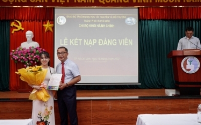 [Đảng Ủy] Lễ kết nạp đảng viên Đỗ Thị Tuyết Nga