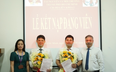 [Đảng Ủy] Lễ kết nạp đảng viên Hoàng Trung Thống và Đinh Ngọc Huy