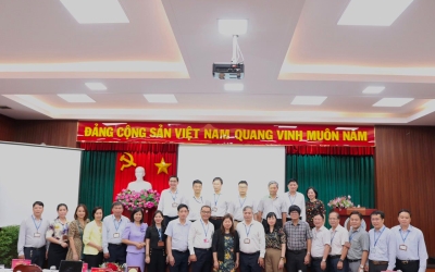 Thứ trưởng Nguyễn Thị Phương Hoa làm việc với Trường Đại học TN&MT TP.HCM